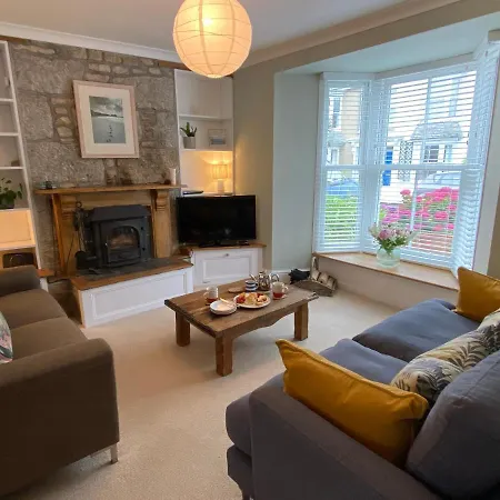 Spacious, Seaside, Victorian Home 